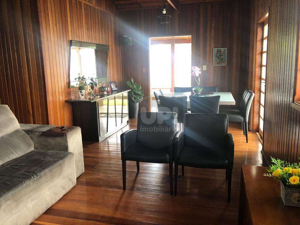 Casa de Condomínio à venda com 3 quartos, 200m² - Foto 3