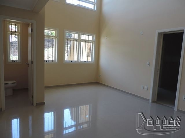 Casa à venda com 3 quartos, 220m² - Foto 3