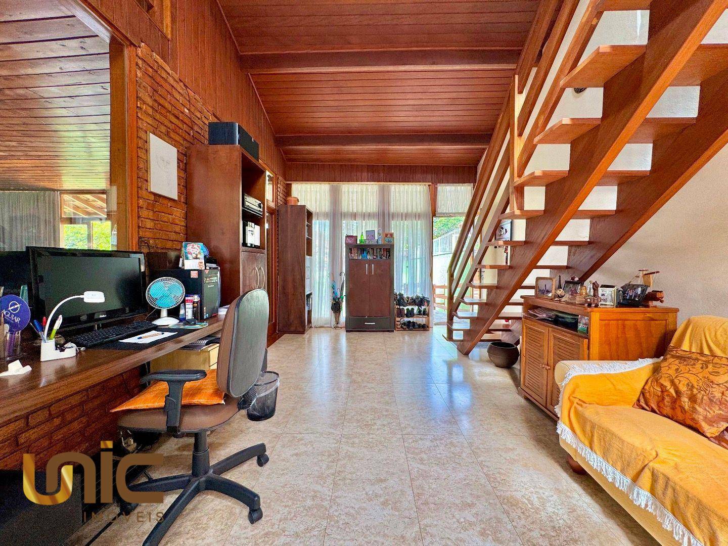 Casa à venda com 4 quartos, 220m² - Foto 16