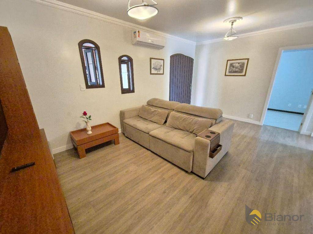 Casa, 3 quartos, 290 m² - Foto 3