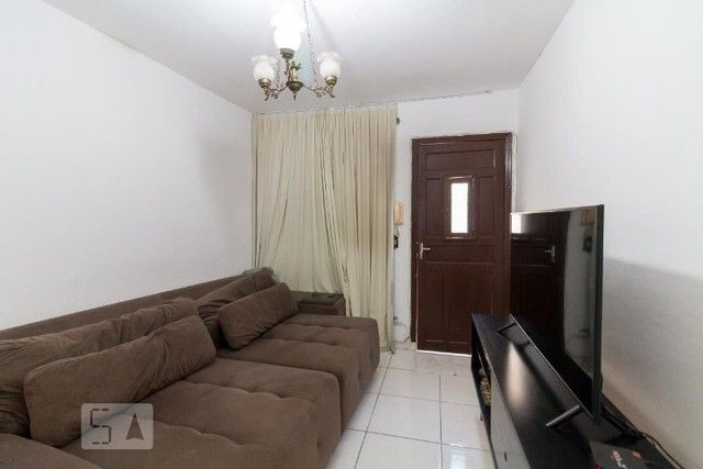 Casa à venda com 4 quartos, 90m² - Foto 1