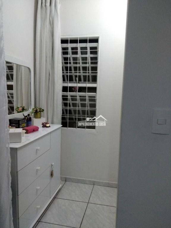 Casa à venda com 2 quartos, 125m² - Foto 9