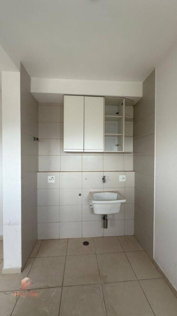 Apartamento para alugar com 2 quartos, 75m² - Foto 2