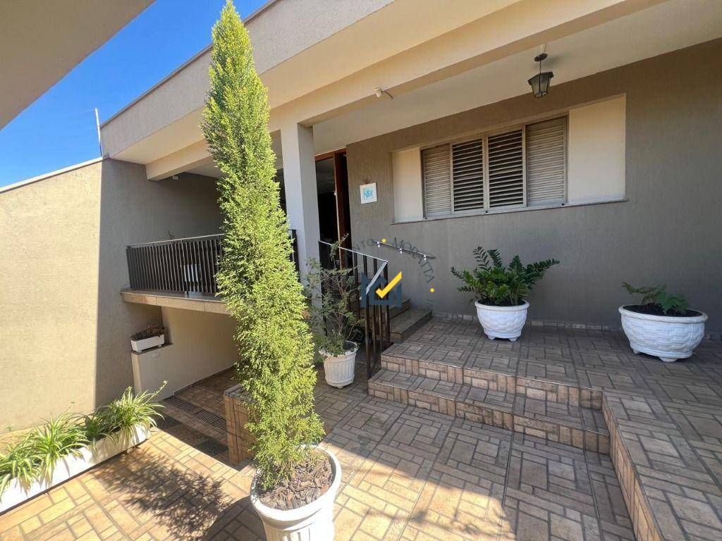 Casa, 3 quartos, 246 m² - Foto 3