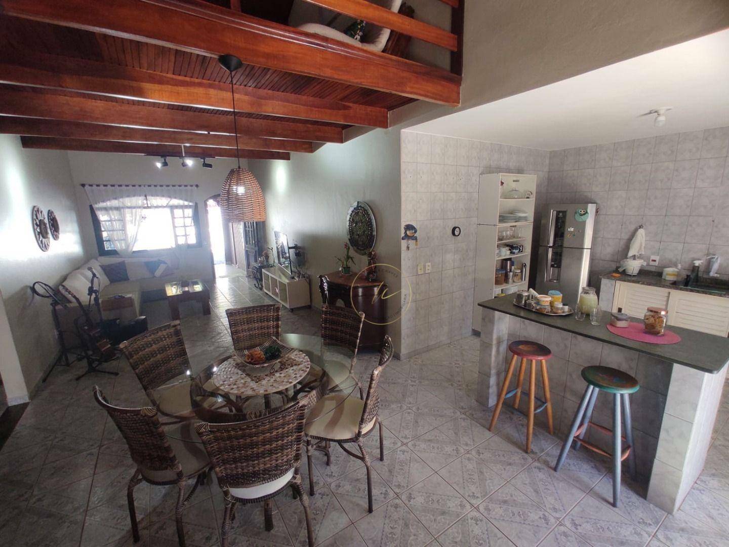 Casa à venda com 6 quartos, 200m² - Foto 20