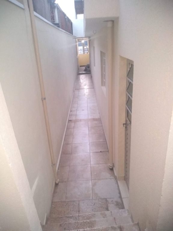 Sobrado à venda com 5 quartos, 200m² - Foto 4