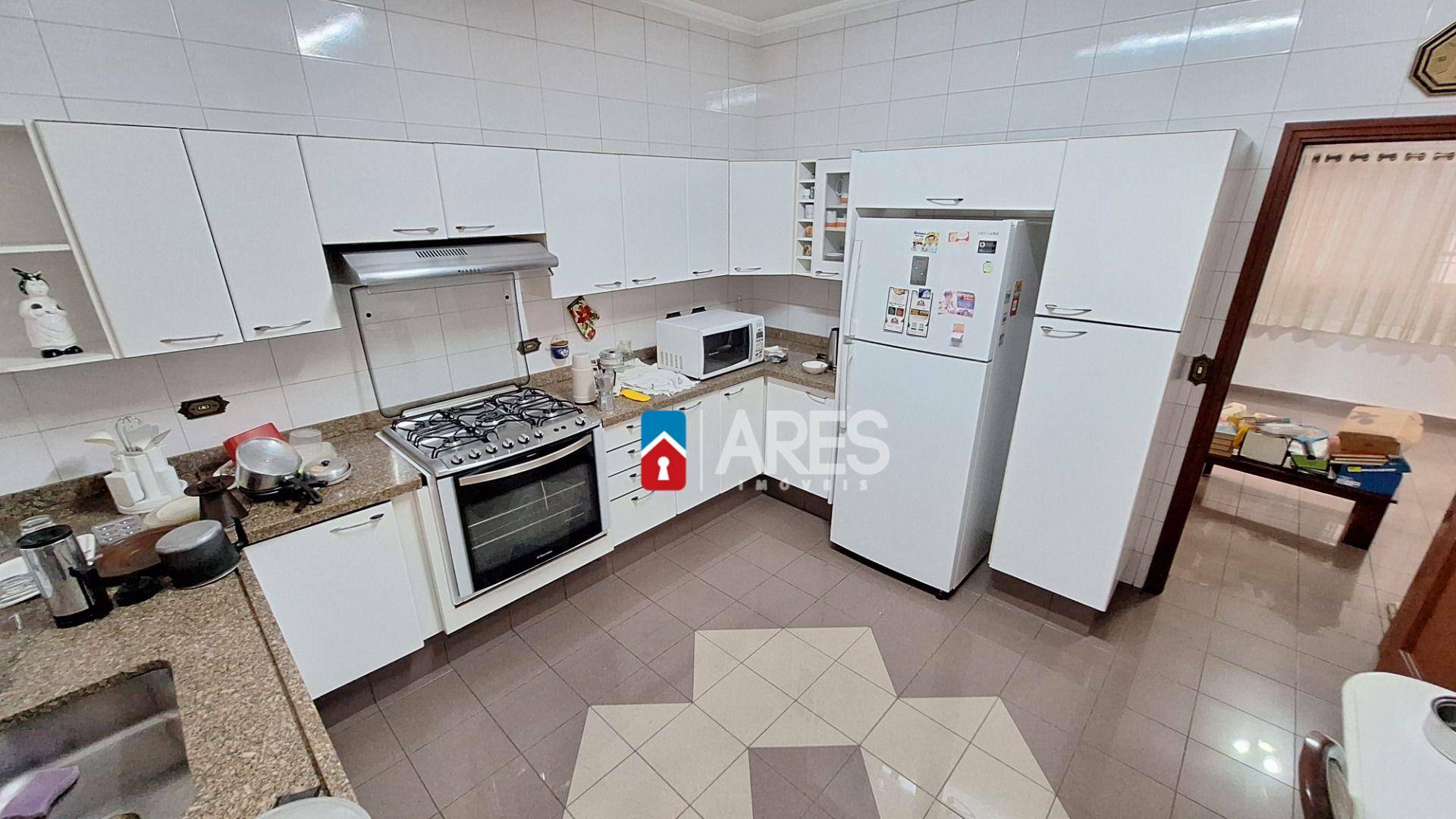 Casa para alugar com 3 quartos, 249m² - Foto 24