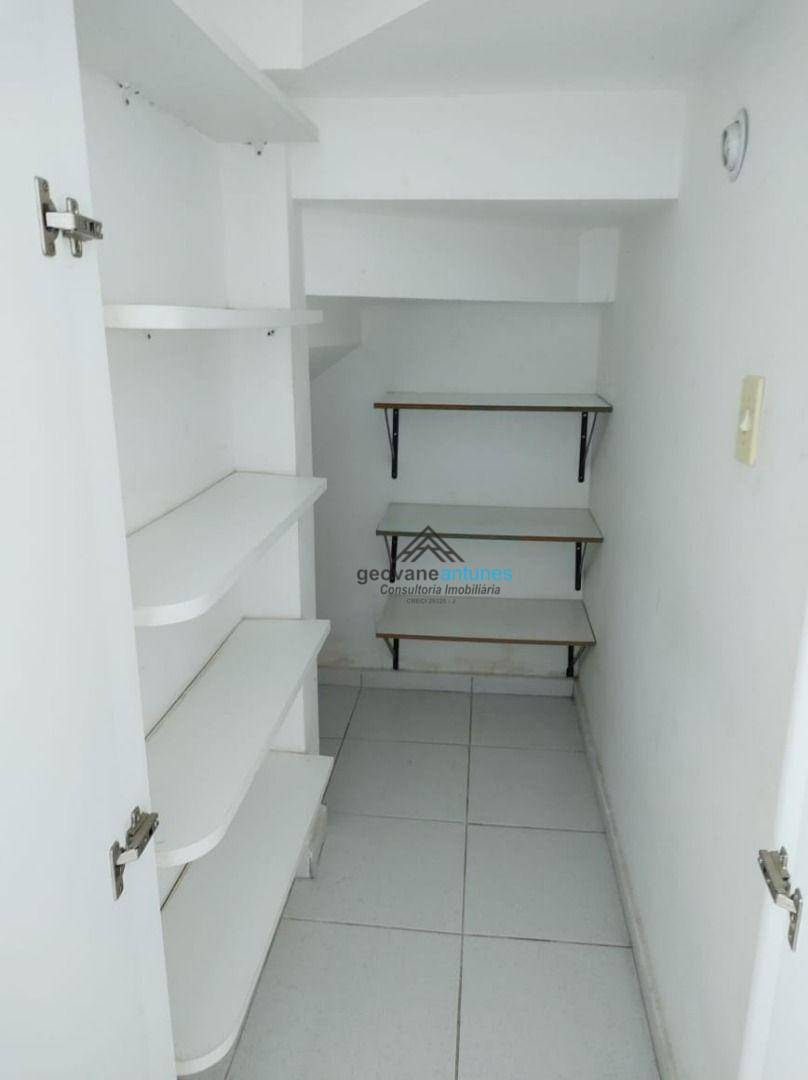 Sobrado à venda com 2 quartos, 72m² - Foto 4