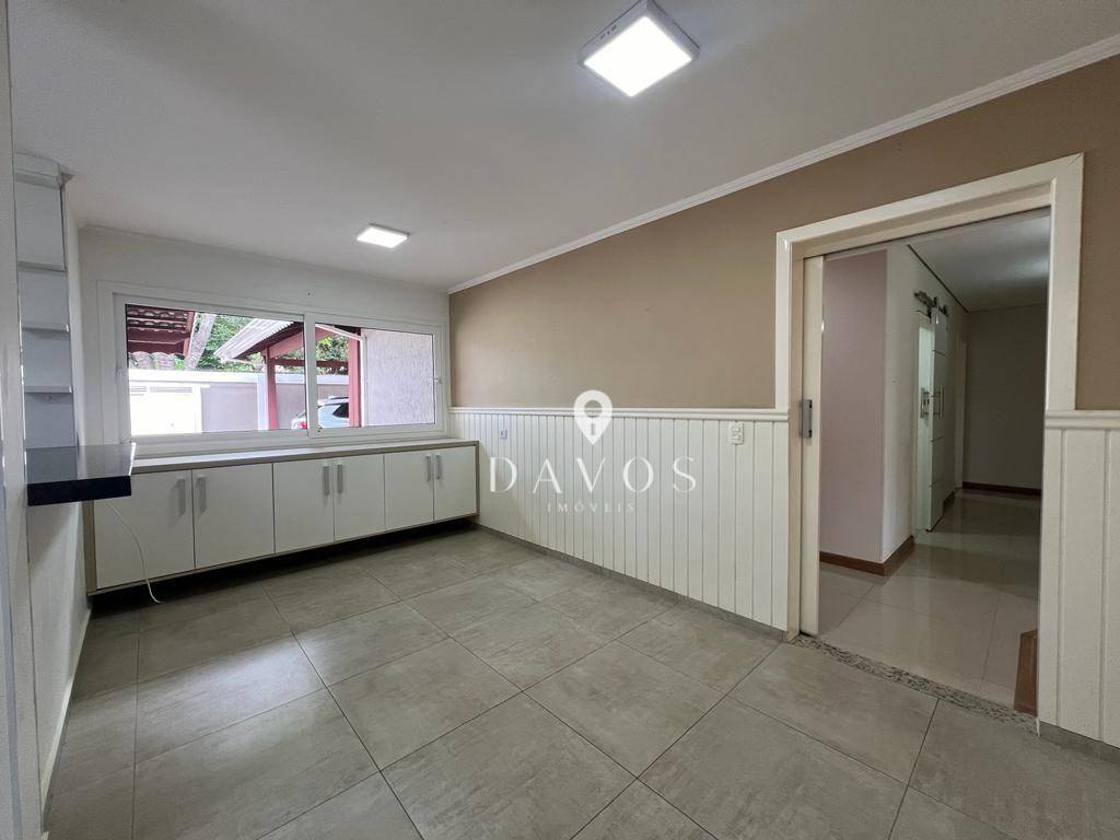 Casa à venda com 3 quartos, 320m² - Foto 6