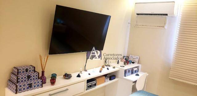 Apartamento à venda com 2 quartos, 70m² - Foto 2