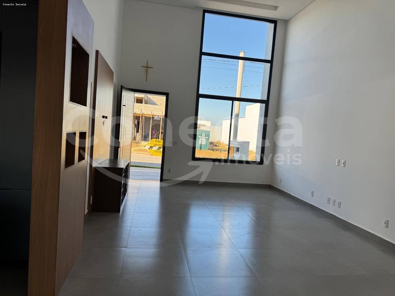 Casa de Condomínio à venda com 3 quartos, 232m² - Foto 4