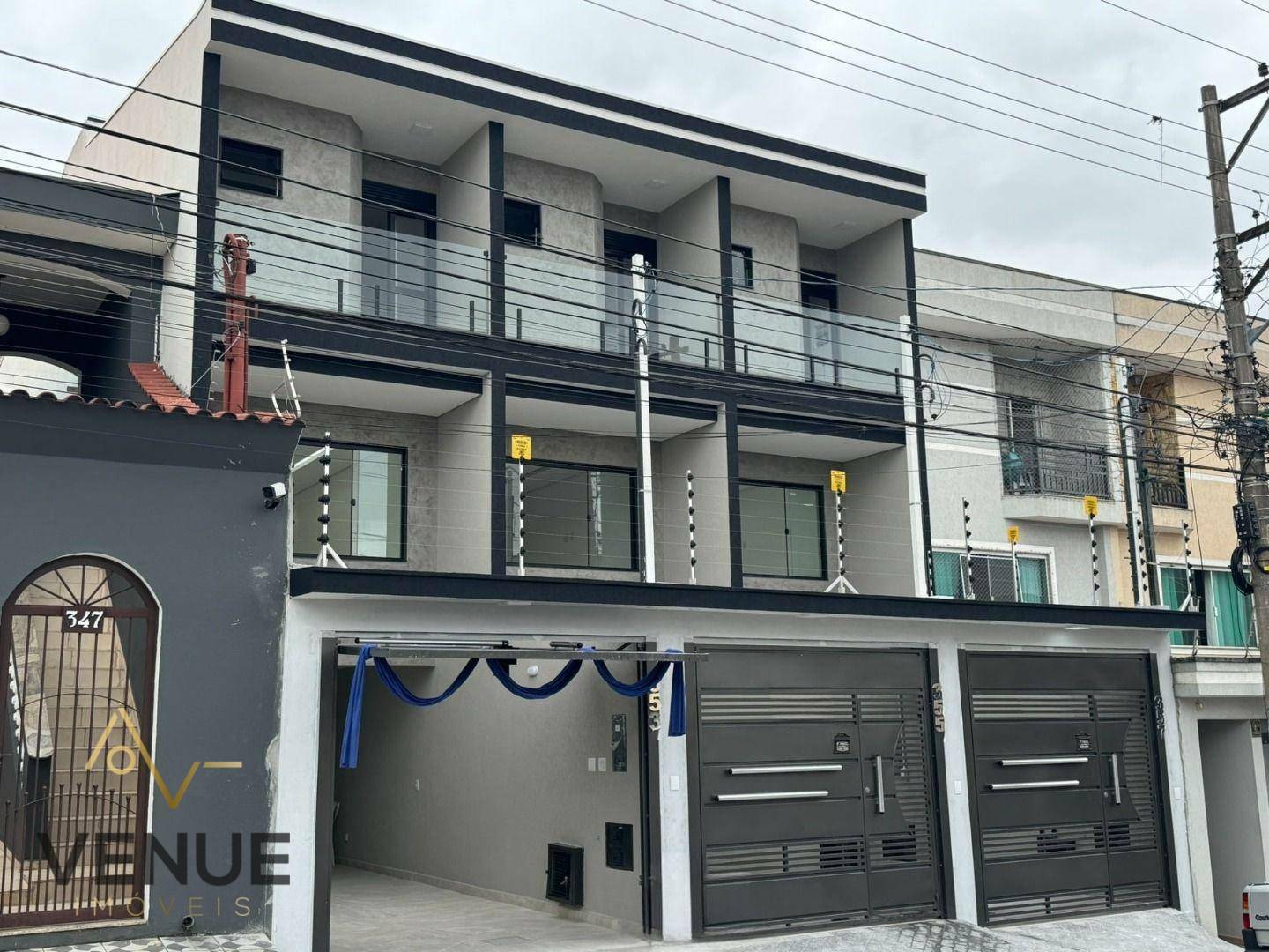 Sobrado à venda com 3 quartos, 180m² - Foto 1