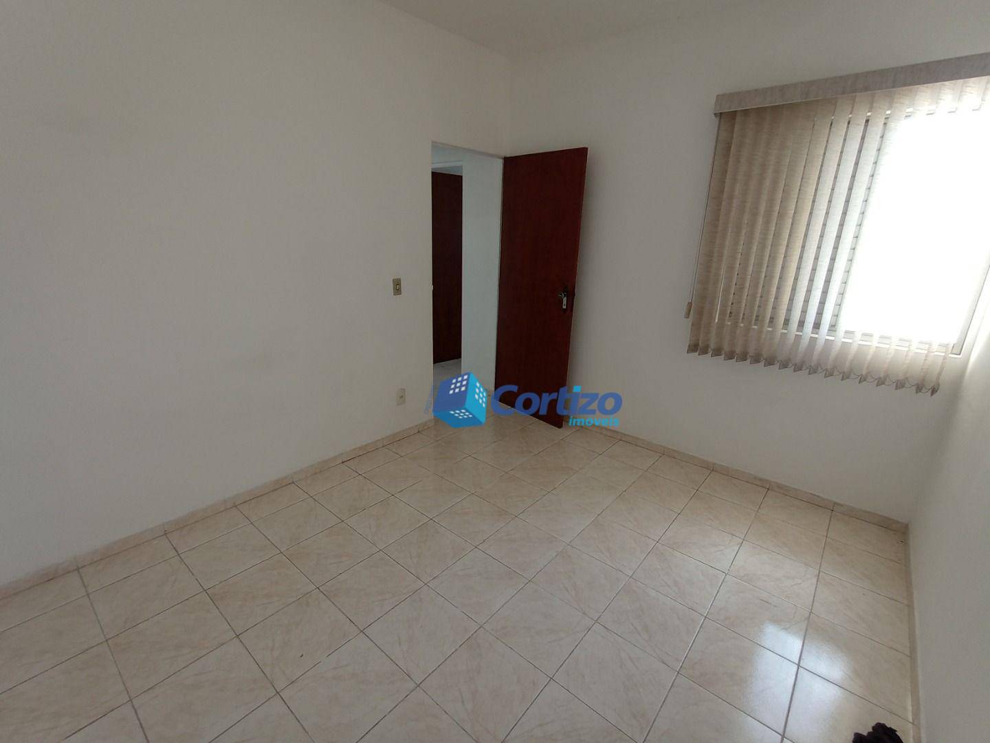 Apartamento para alugar com 2 quartos, 65m² - Foto 16