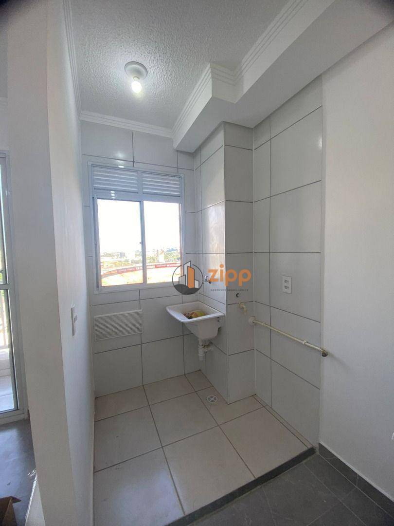 Apartamento para alugar com 2 quartos, 38m² - Foto 3