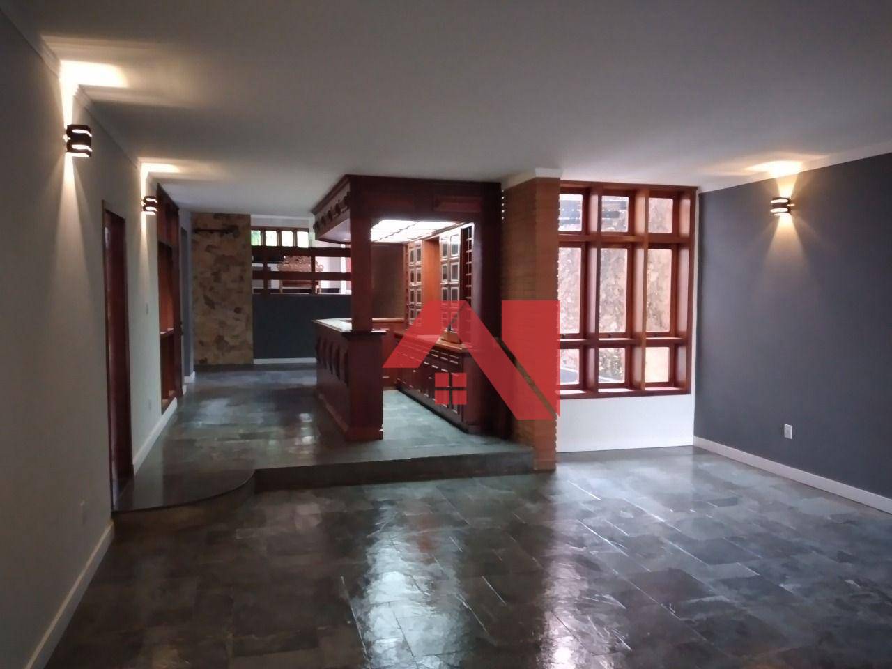 Sobrado à venda com 5 quartos, 547m² - Foto 2