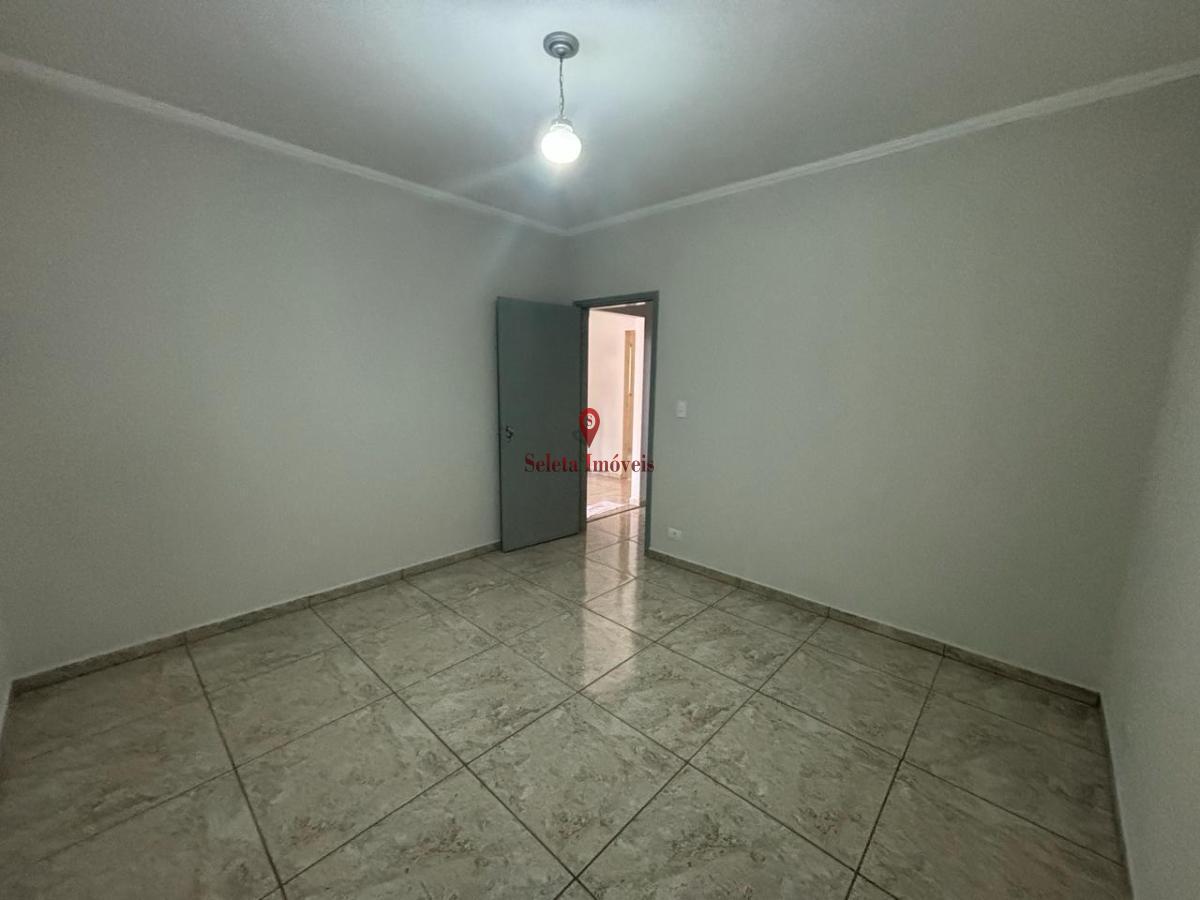 Casa à venda com 2 quartos, 250m² - Foto 6