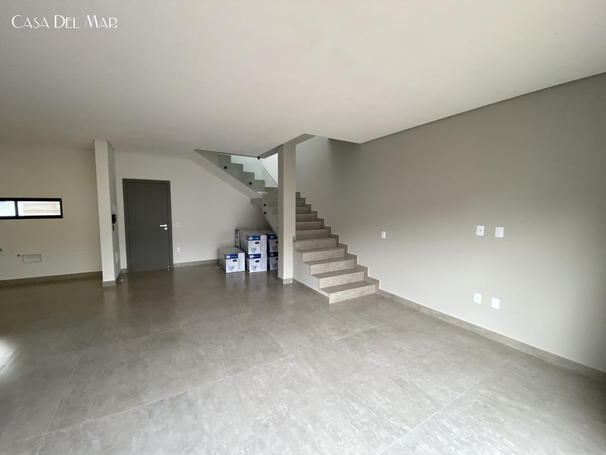 Casa à venda com 3 quartos, 220m² - Foto 12