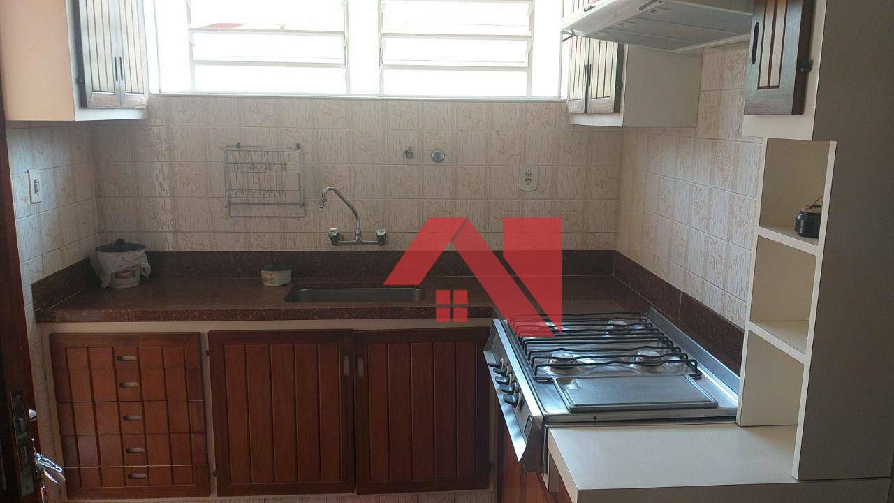 Casa à venda com 3 quartos, 240m² - Foto 12