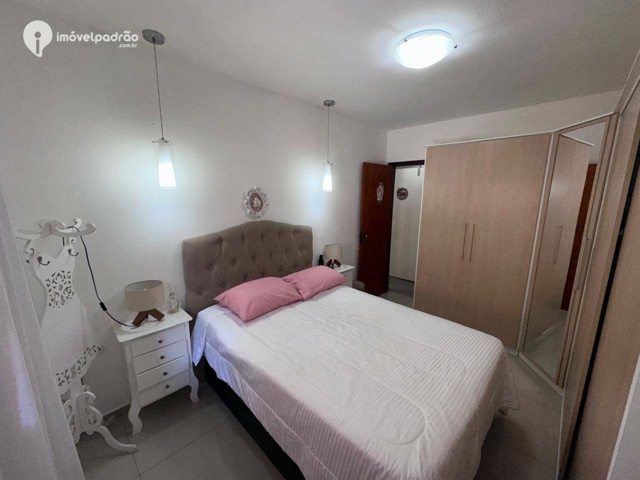 Casa à venda com 2 quartos, 75m² - Foto 12