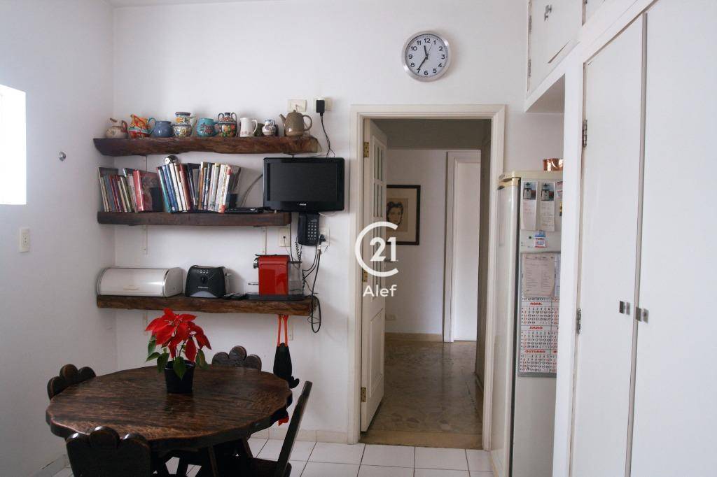 Apartamento à venda com 3 quartos, 240m² - Foto 14