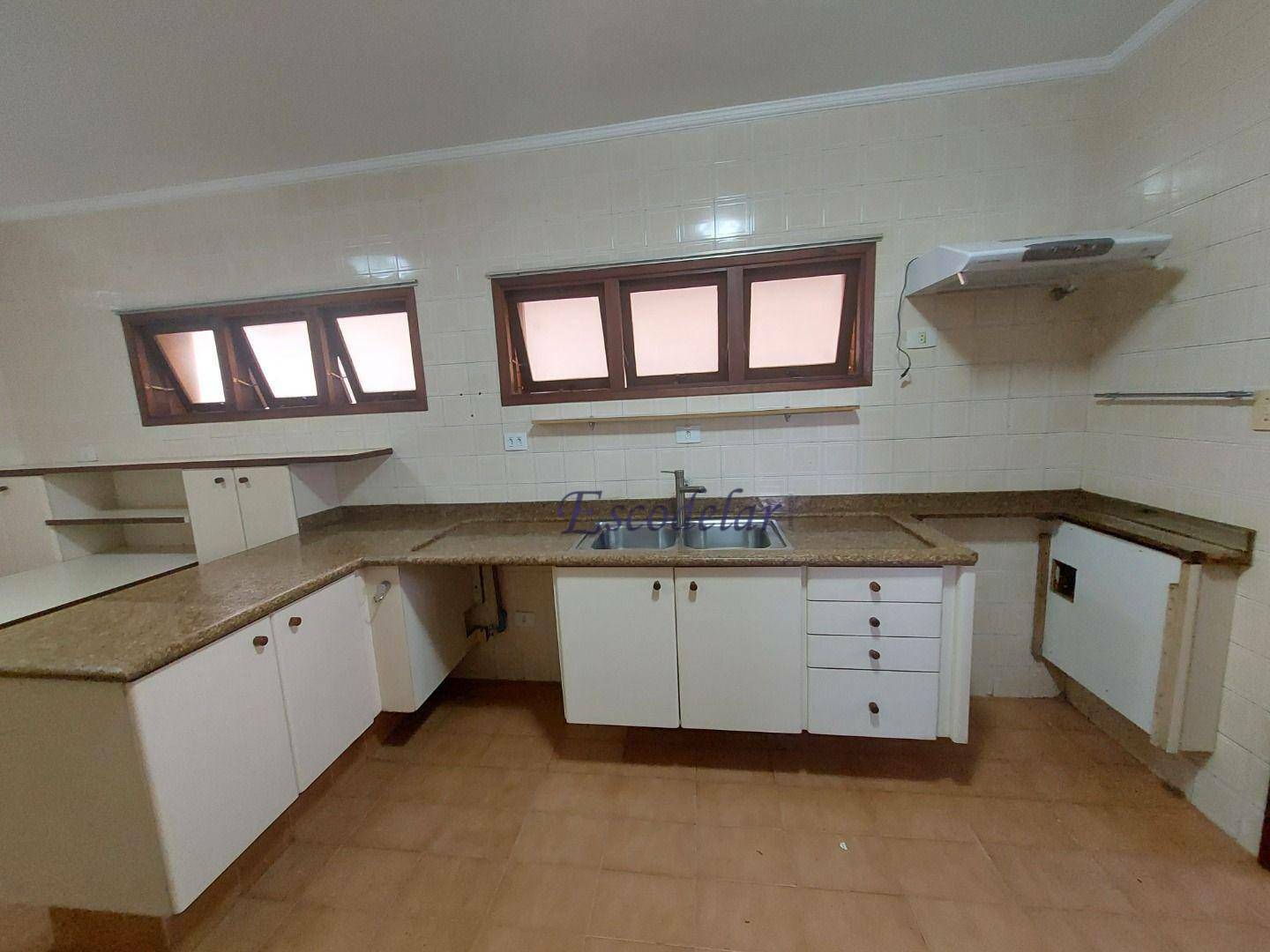 Casa de Condomínio para alugar com 4 quartos, 383m² - Foto 27