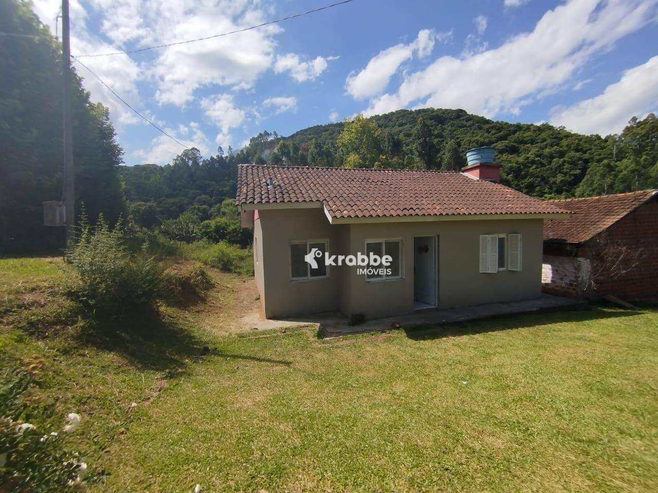 Casa à venda com 2 quartos, 90m² - Foto 2