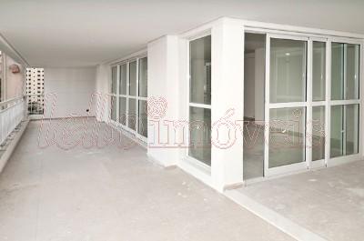 Apartamento à venda com 3 quartos, 200m² - Foto 1