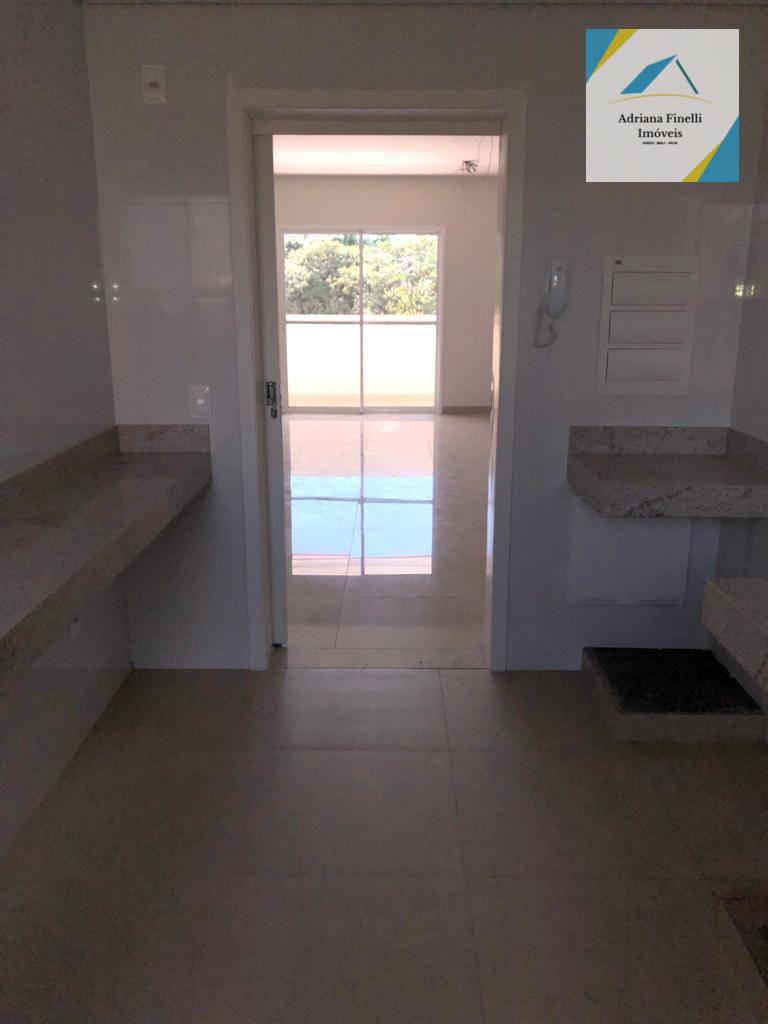 Apartamento à venda com 3 quartos, 125m² - Foto 2