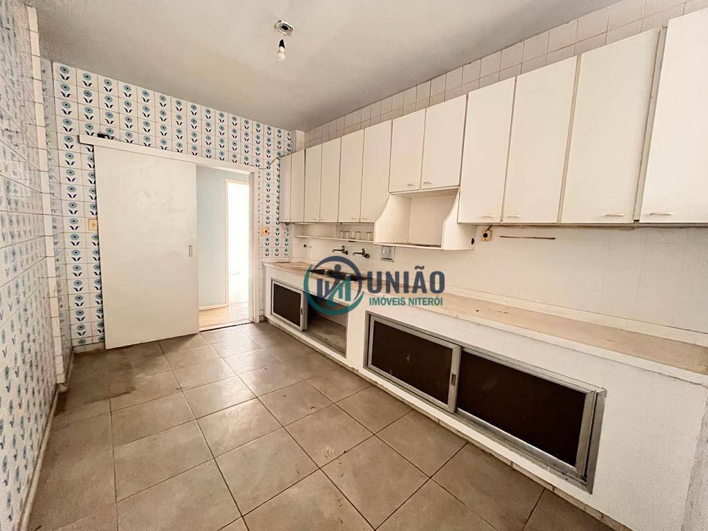 Apartamento à venda com 3 quartos, 125m² - Foto 8