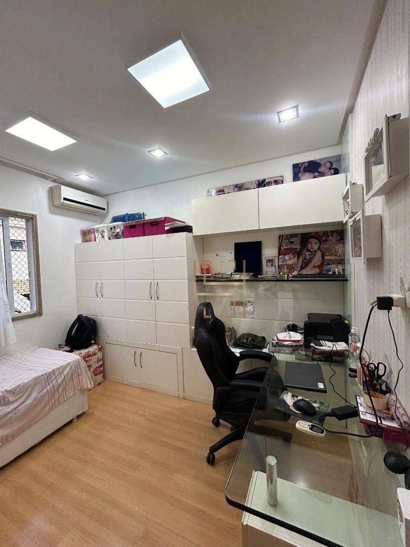 Casa de Condomínio à venda com 4 quartos, 230m² - Foto 20