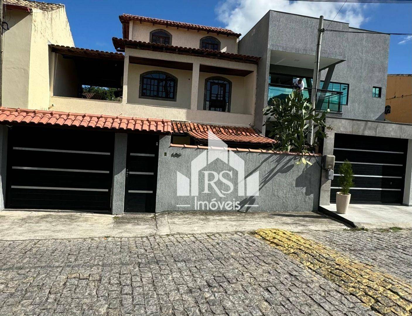 Casa de Condomínio à venda com 5 quartos, 240m² - Foto 1