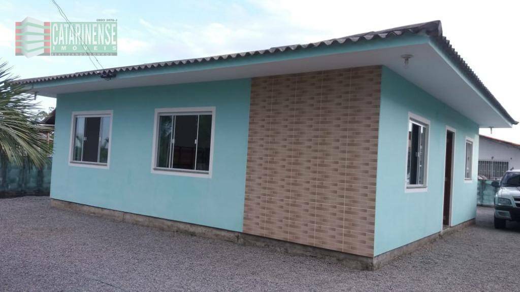 Casa à venda com 3 quartos, 68m² - Foto 1