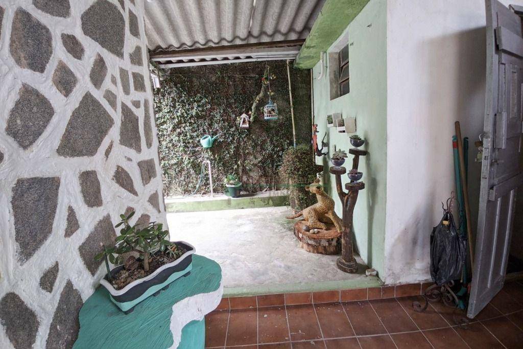 Casa à venda com 4 quartos, 200m² - Foto 6