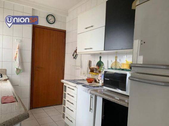 Apartamento à venda com 2 quartos, 75m² - Foto 5