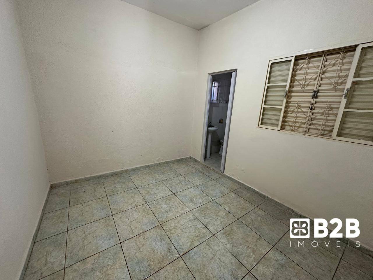Casa à venda com 4 quartos, 260m² - Foto 14