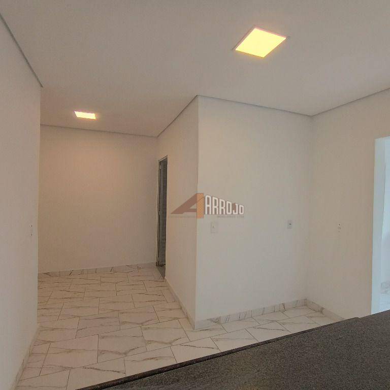 Apartamento para alugar com 2 quartos, 50m² - Foto 17