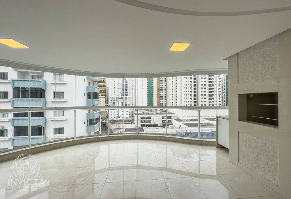 Apartamento à venda com 3 quartos, 138m² - Foto 1