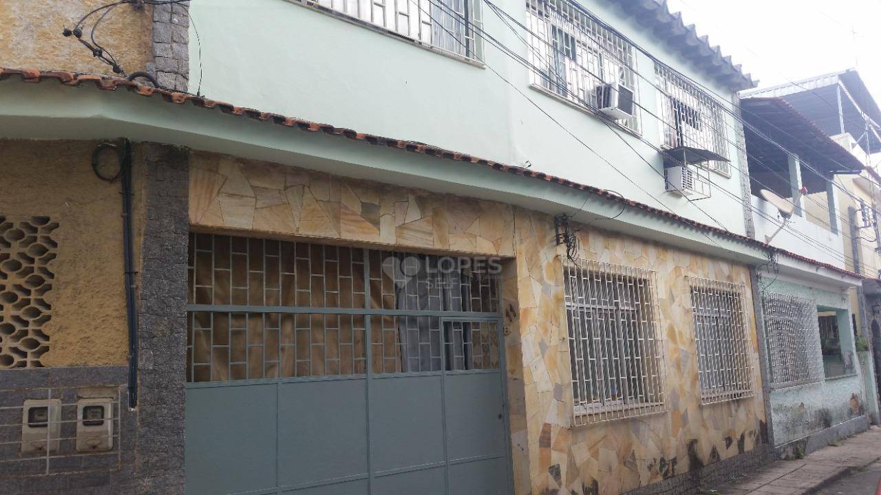 Casa à venda com 5 quartos, 180m² - Foto 1