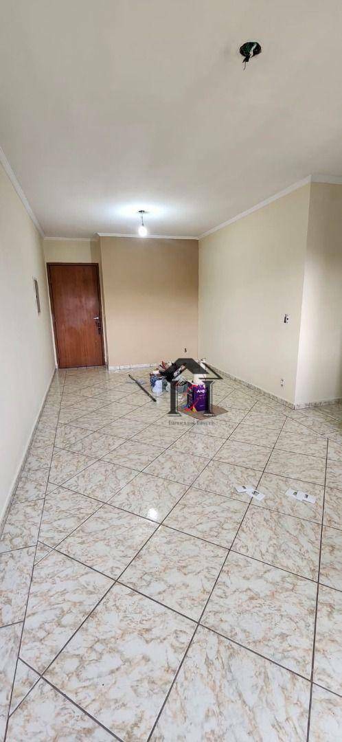 Apartamento para alugar com 3 quartos, 99m² - Foto 15