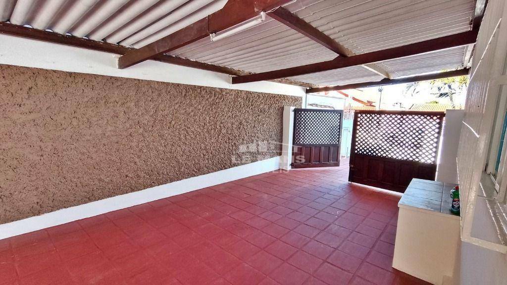 Casa à venda com 2 quartos, 194m² - Foto 4