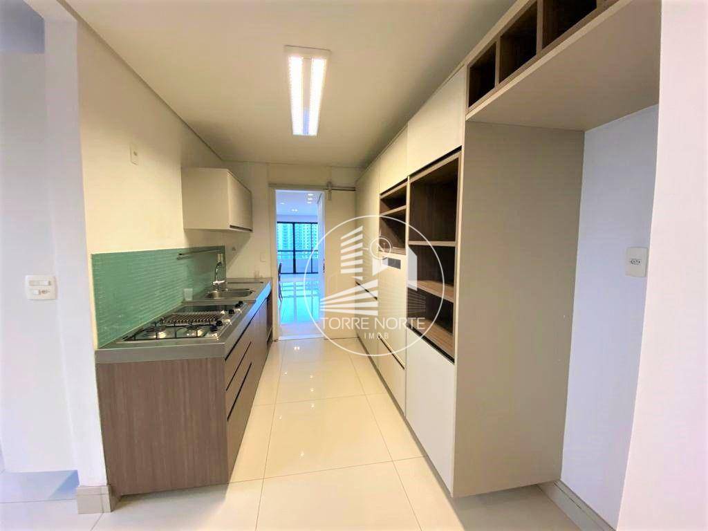 Apartamento à venda com 3 quartos, 128m² - Foto 7