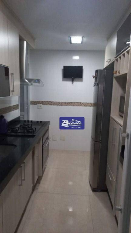 Apartamento para alugar com 2 quartos, 94m² - Foto 6