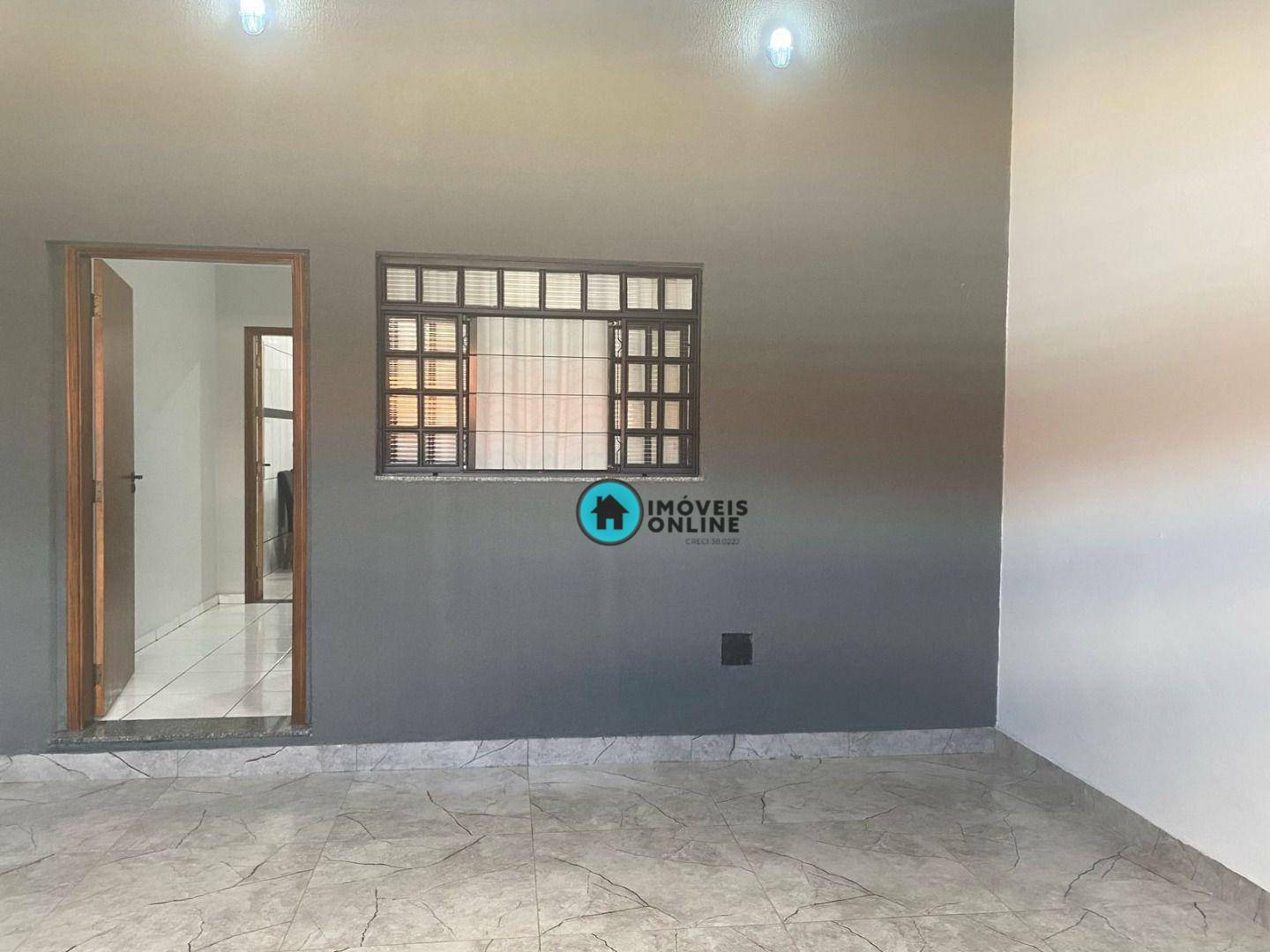 Casa à venda com 2 quartos, 100m² - Foto 1