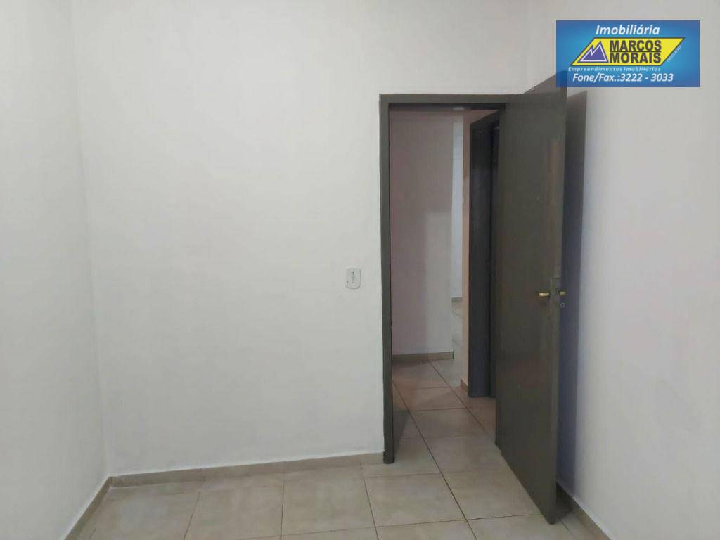 Apartamento à venda com 2 quartos, 60m² - Foto 2