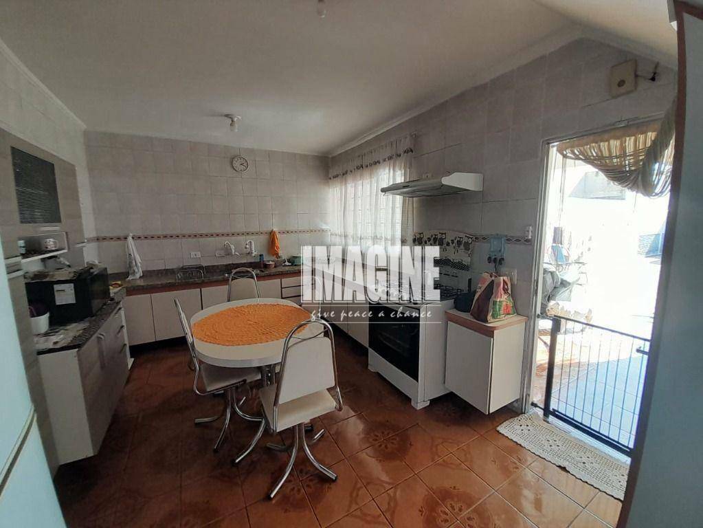 Sobrado à venda com 4 quartos, 150m² - Foto 9