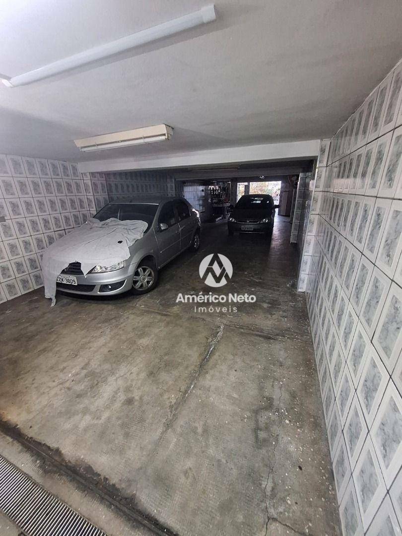 Casa à venda e aluguel com 3 quartos, 300m² - Foto 51