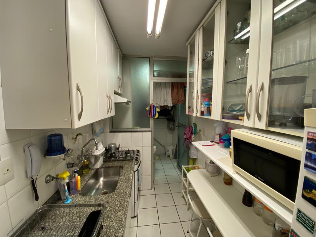 Apartamento à venda com 2 quartos, 65m² - Foto 2