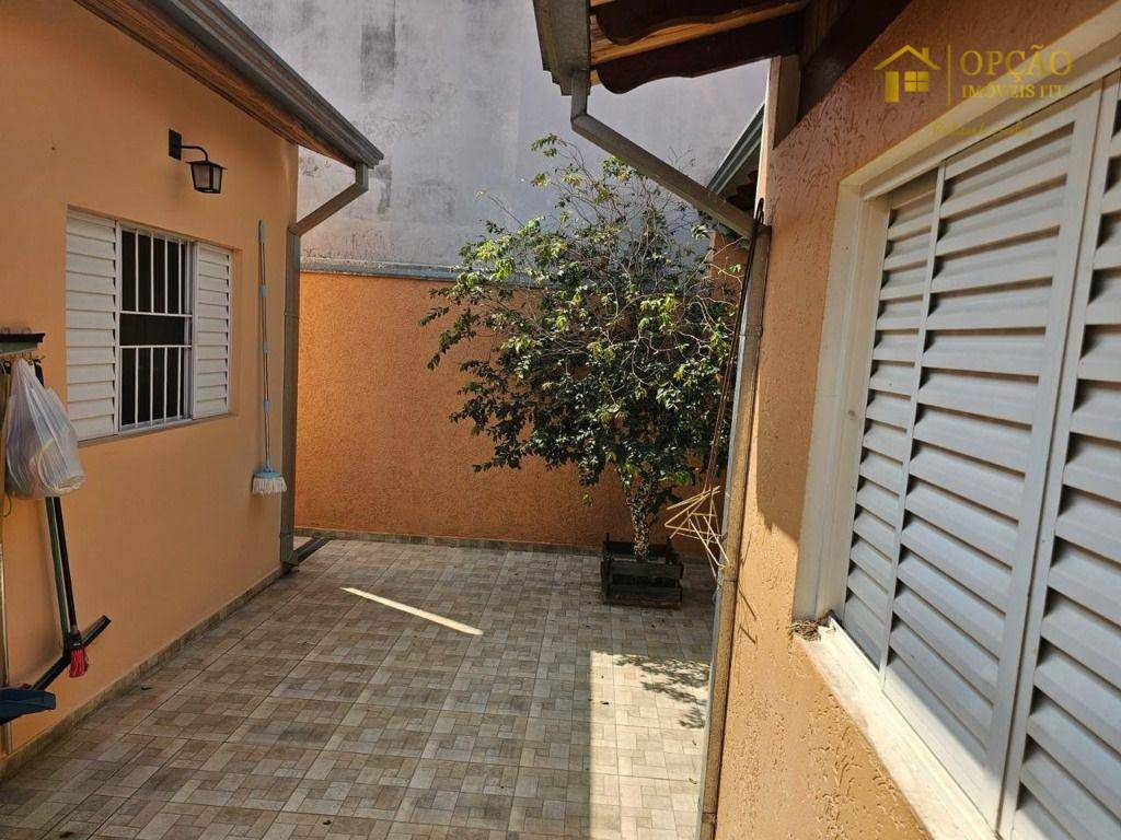 Casa à venda com 2 quartos, 60m² - Foto 17