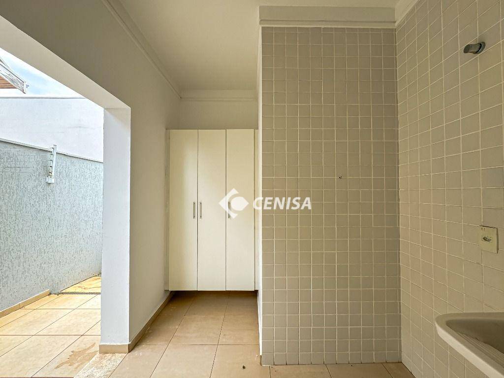 Casa de Condomínio à venda e aluguel com 3 quartos, 240m² - Foto 14