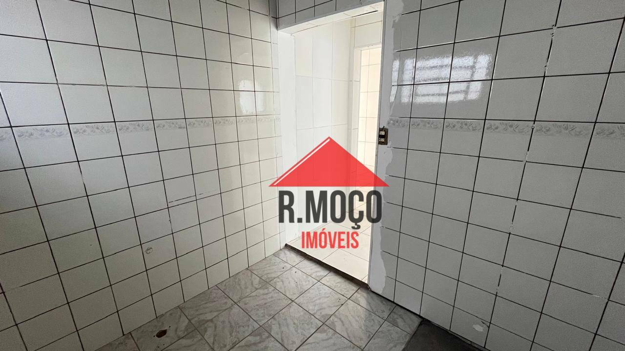 Casa para alugar com 5 quartos, 130m² - Foto 14